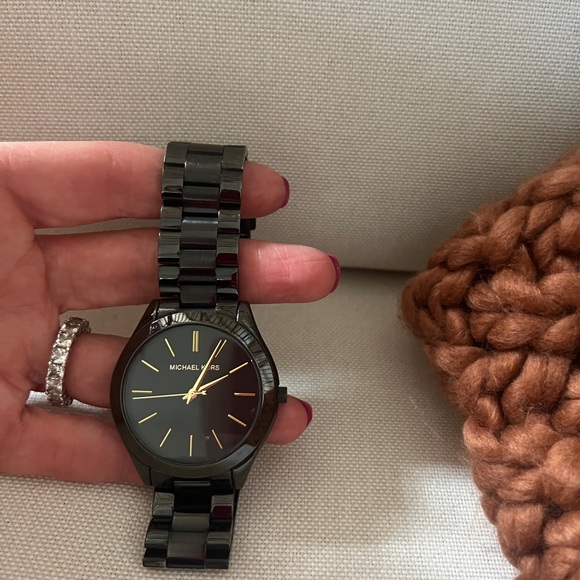 Michael Kors Slim Watch - Picture 1 of 6